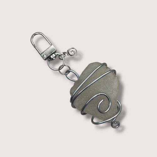 Wire Wrapped Stone Keychain handmade - Made by Saloly